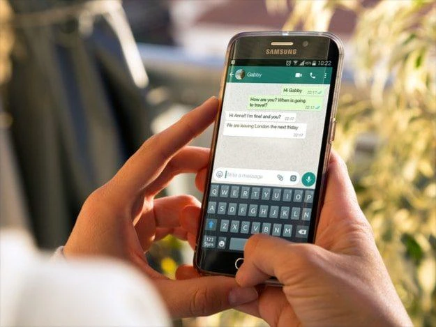 WhatsApp Fast Sent Words quick messaging feature